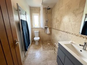 Photo 6- click for photo gallery